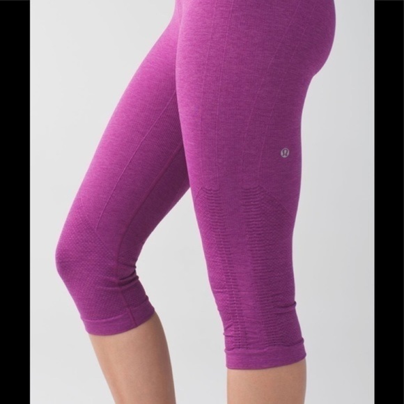 Lululemon In The Flow Crop II - Picture 4 of 10